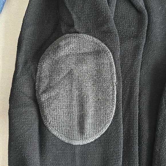 Kenneth Cole V-Neck Sweater - Picture 3 of 3